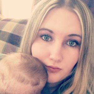 Meet your Posher, Dakota